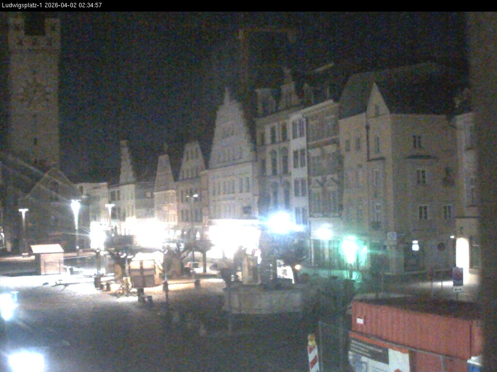 Archiv Foto Webcam Straubing: Blick auf den Stadtturm und Ludwigsplatz