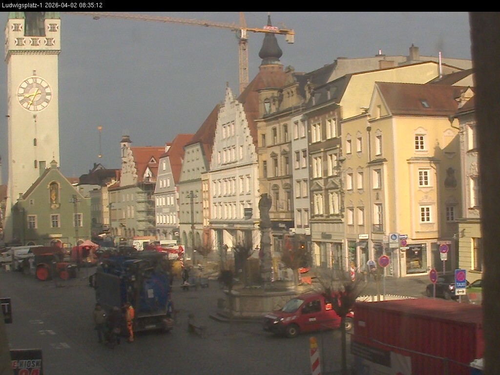 Archiv Foto Webcam Straubing: Blick auf den Stadtturm und Ludwigsplatz