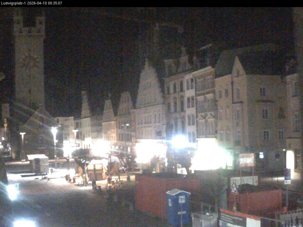 Archiv Foto Webcam Straubing: Blick auf den Stadtturm und Ludwigsplatz