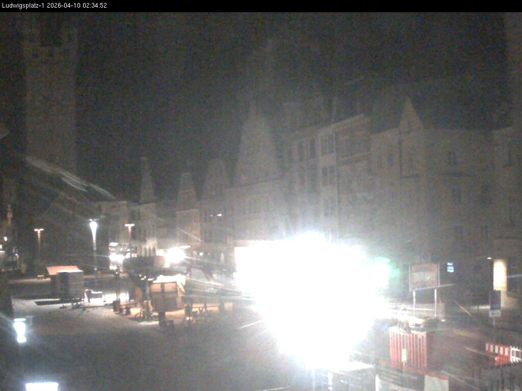 Archiv Foto Webcam Straubing: Blick auf den Stadtturm und Ludwigsplatz