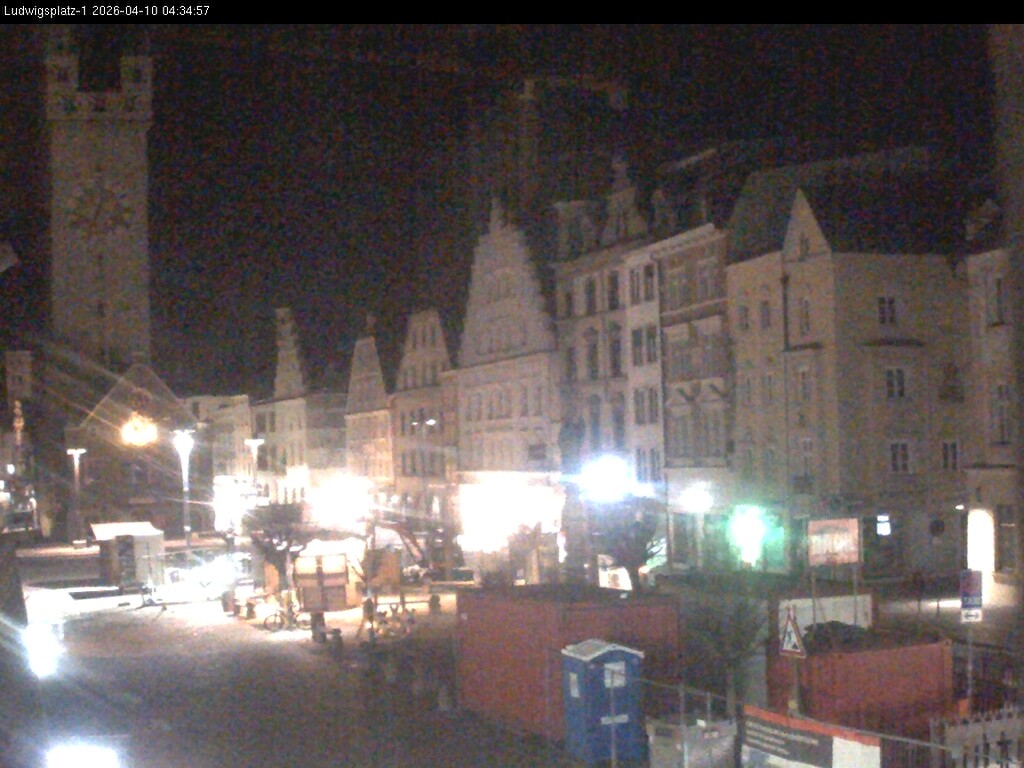 Archiv Foto Webcam Straubing: Blick auf den Stadtturm und Ludwigsplatz