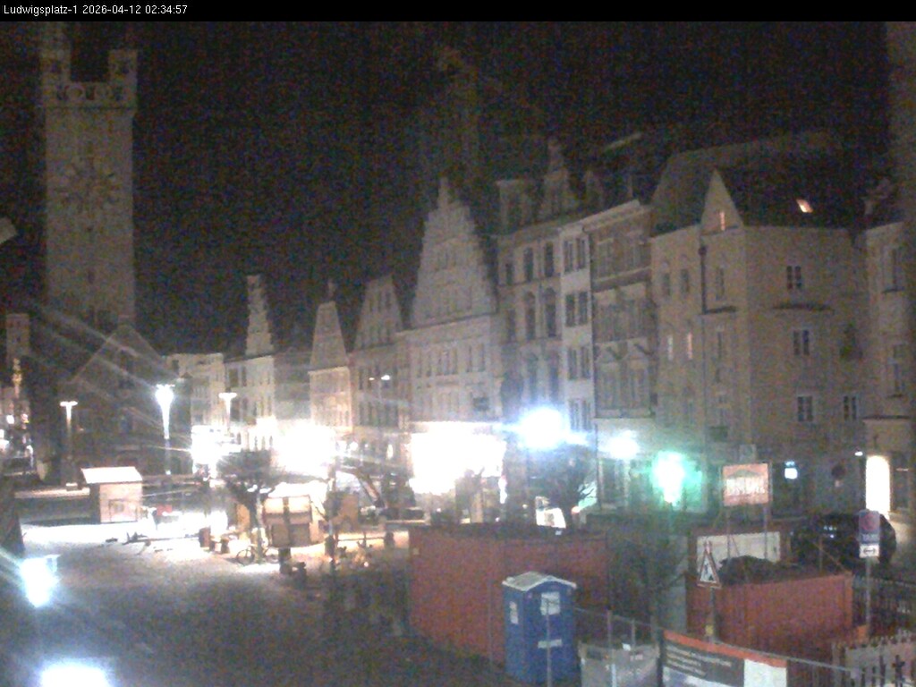 Archiv Foto Webcam Straubing: Blick auf den Stadtturm und Ludwigsplatz