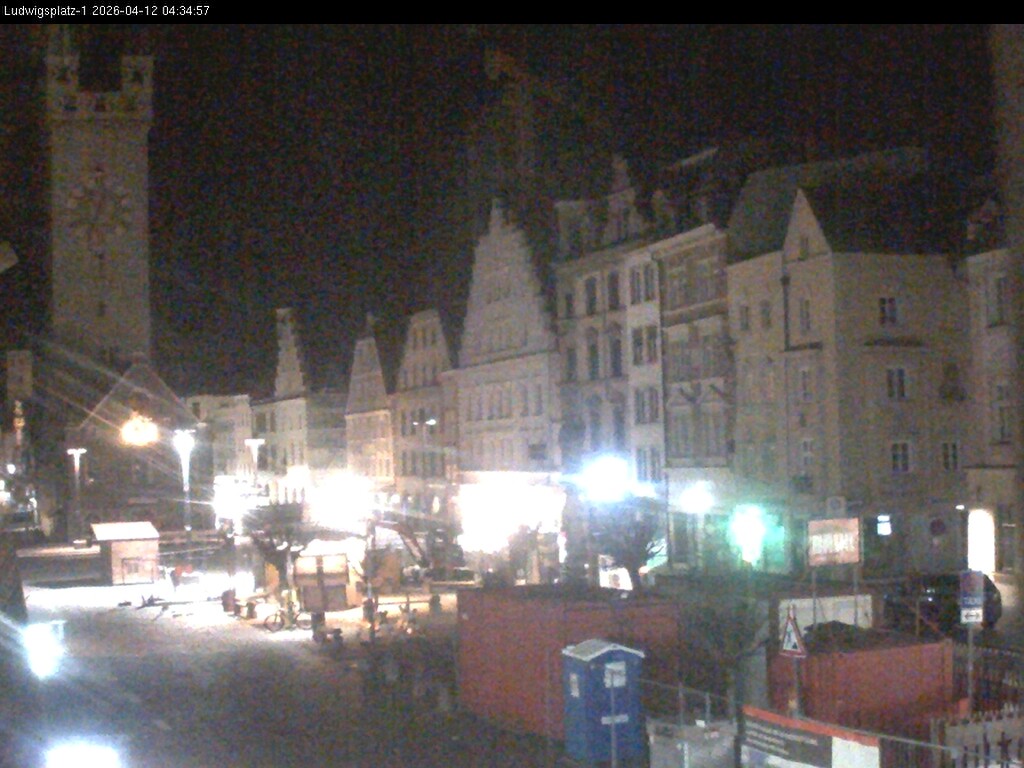 Archiv Foto Webcam Straubing: Blick auf den Stadtturm und Ludwigsplatz