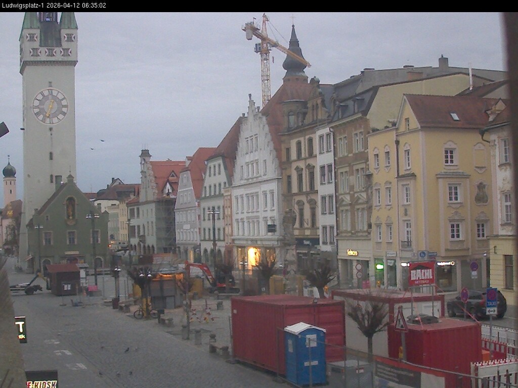Archiv Foto Webcam Straubing: Blick auf den Stadtturm und Ludwigsplatz