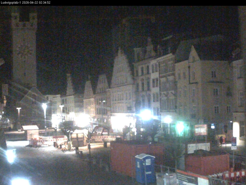 Archiv Foto Webcam Straubing: Blick auf den Stadtturm und Ludwigsplatz