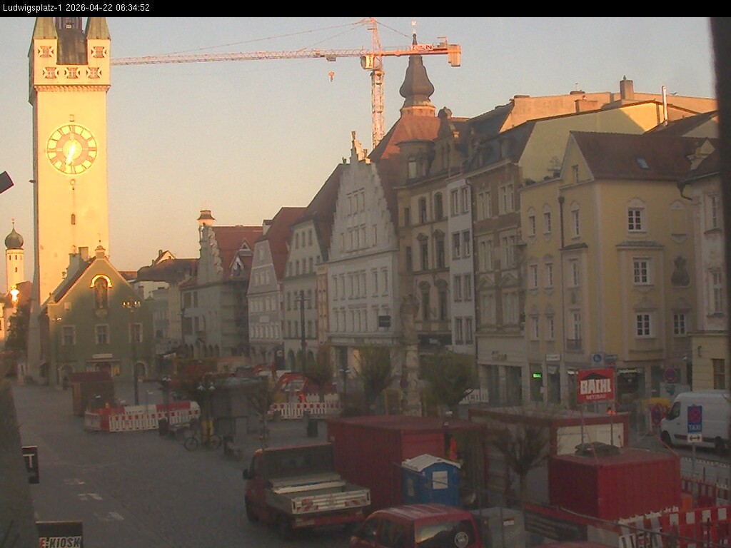 Archiv Foto Webcam Straubing: Blick auf den Stadtturm und Ludwigsplatz