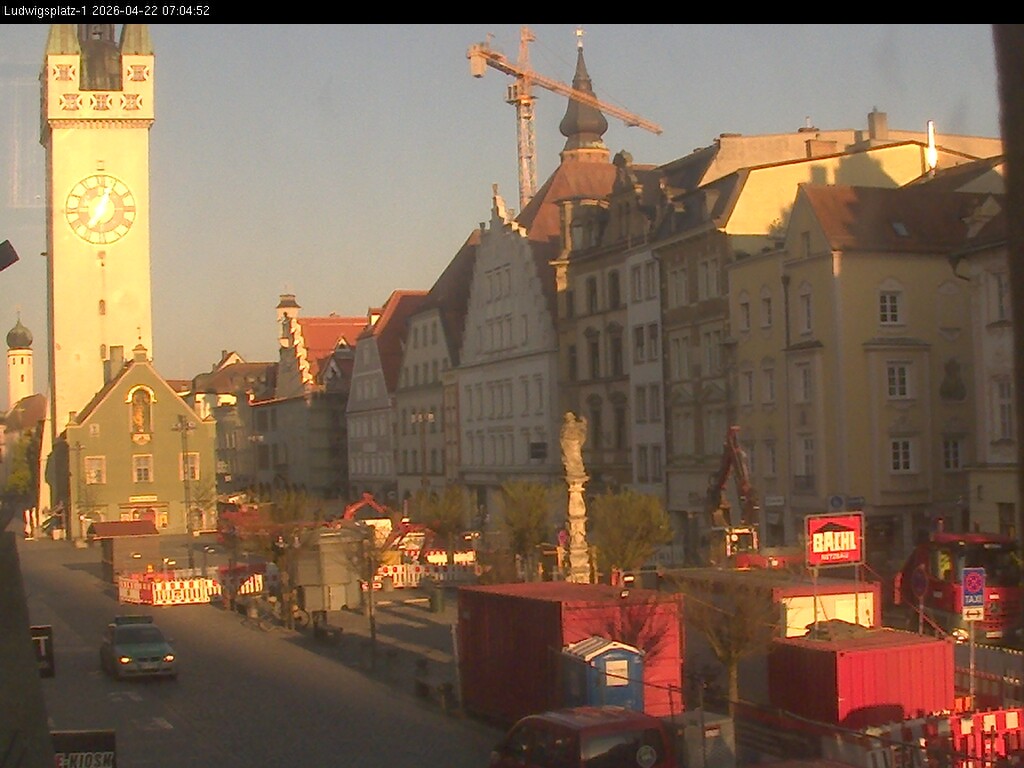 Archiv Foto Webcam Straubing: Blick auf den Stadtturm und Ludwigsplatz