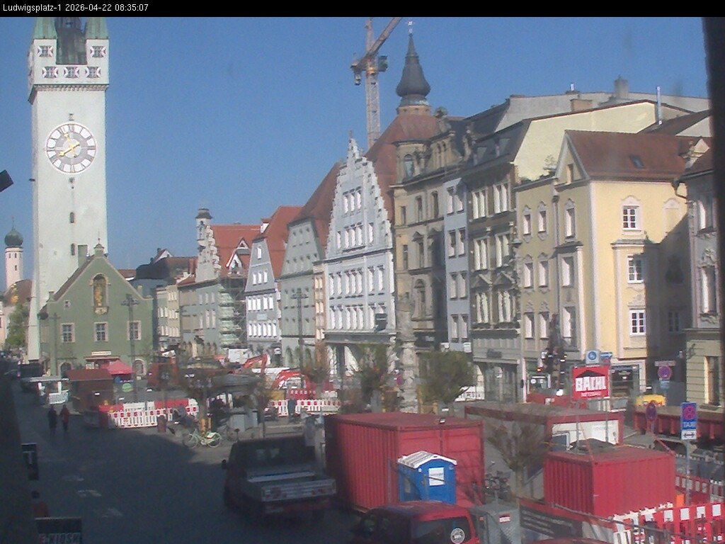 Archiv Foto Webcam Straubing: Blick auf den Stadtturm und Ludwigsplatz