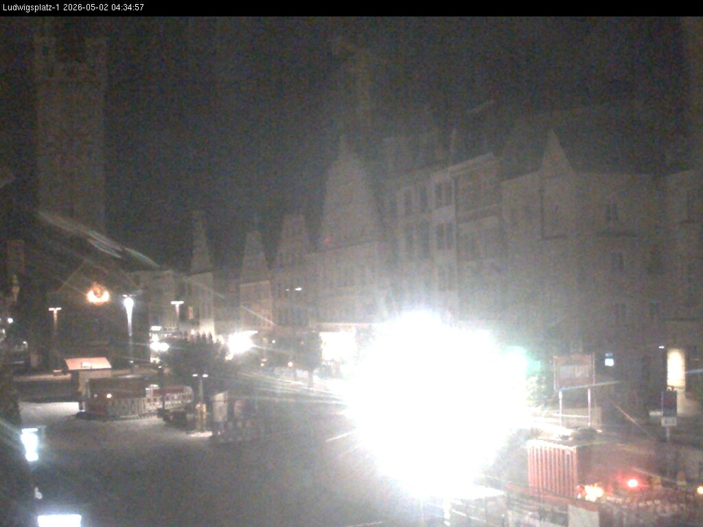 Archiv Foto Webcam Straubing: Blick auf den Stadtturm und Ludwigsplatz