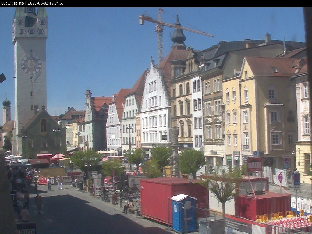 Archiv Foto Webcam Straubing: Blick auf den Stadtturm und Ludwigsplatz