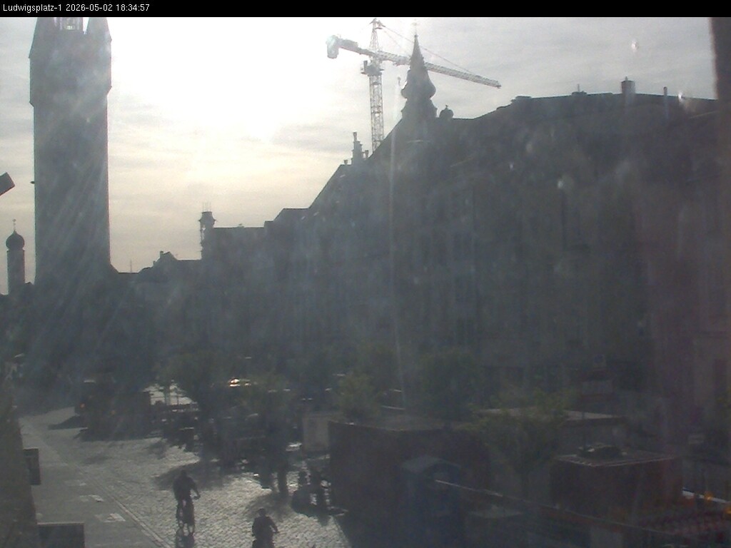 Archiv Foto Webcam Straubing: Blick auf den Stadtturm und Ludwigsplatz