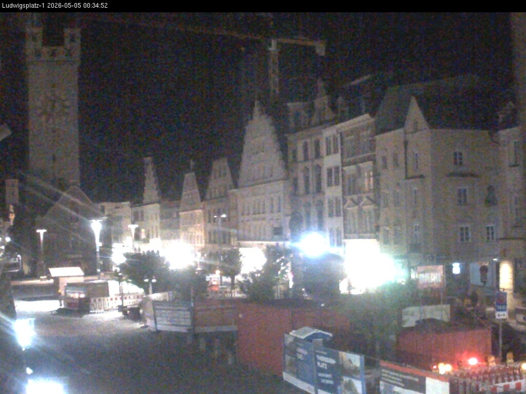 Archiv Foto Webcam Straubing: Blick auf den Stadtturm und Ludwigsplatz