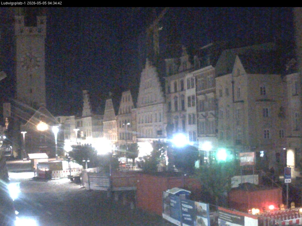 Archiv Foto Webcam Straubing: Blick auf den Stadtturm und Ludwigsplatz