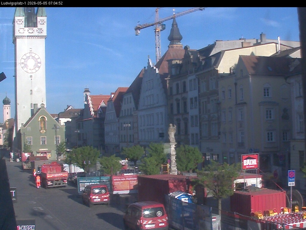 Archiv Foto Webcam Straubing: Blick auf den Stadtturm und Ludwigsplatz