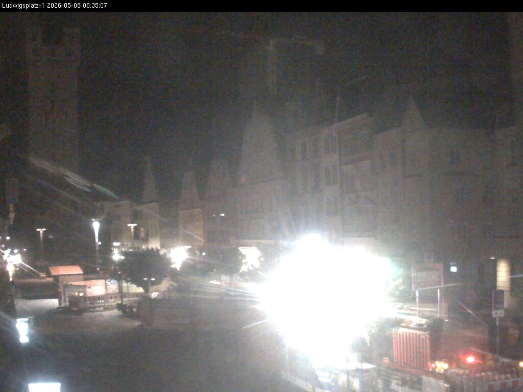 Archiv Foto Webcam Straubing: Blick auf den Stadtturm und Ludwigsplatz