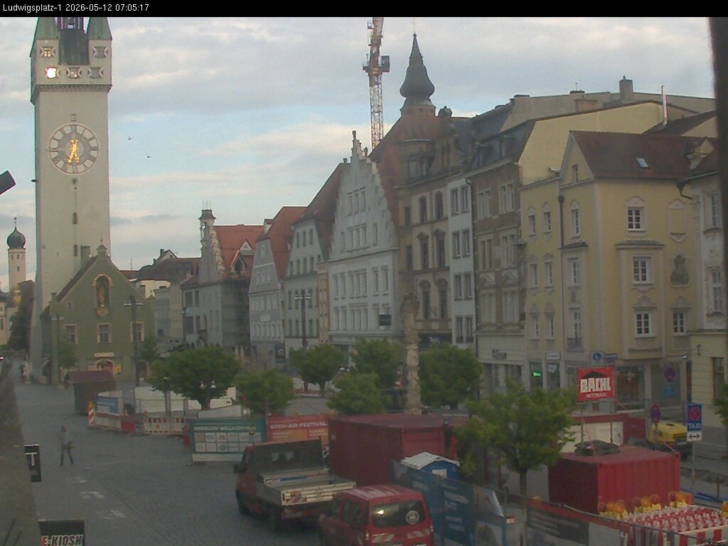 Archiv Foto Webcam Straubing: Blick auf den Stadtturm und Ludwigsplatz