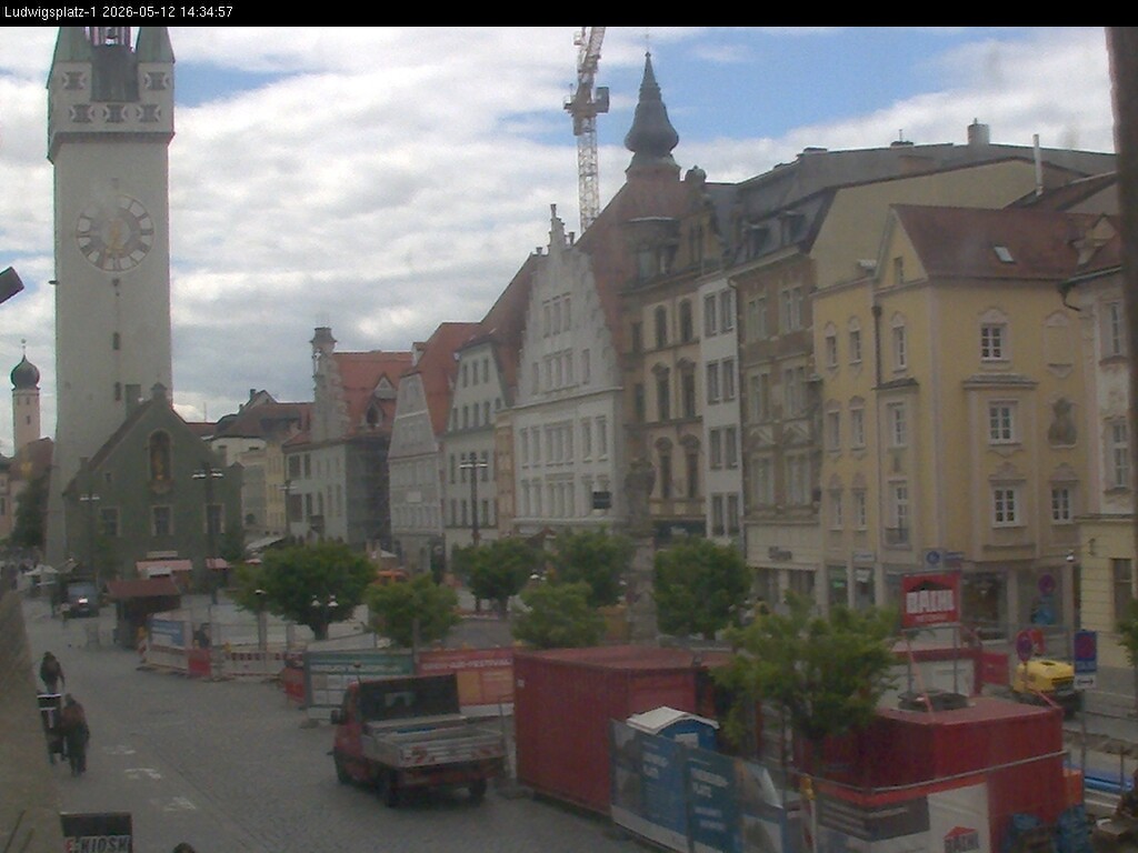 Archiv Foto Webcam Straubing: Blick auf den Stadtturm und Ludwigsplatz