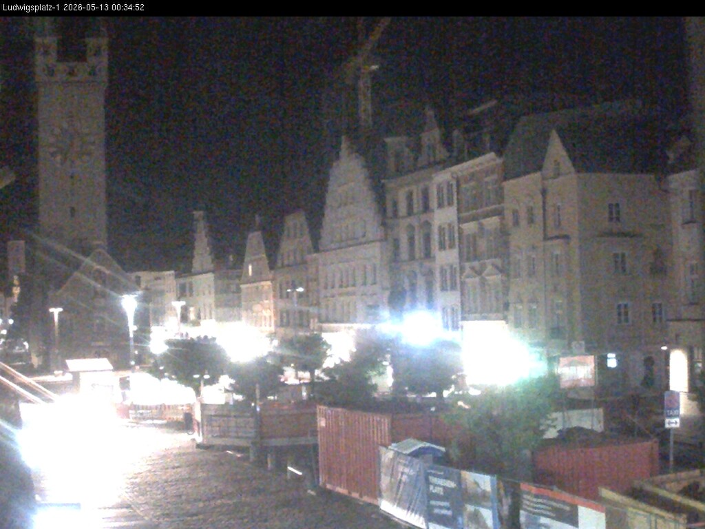 Archiv Foto Webcam Straubing: Blick auf den Stadtturm und Ludwigsplatz