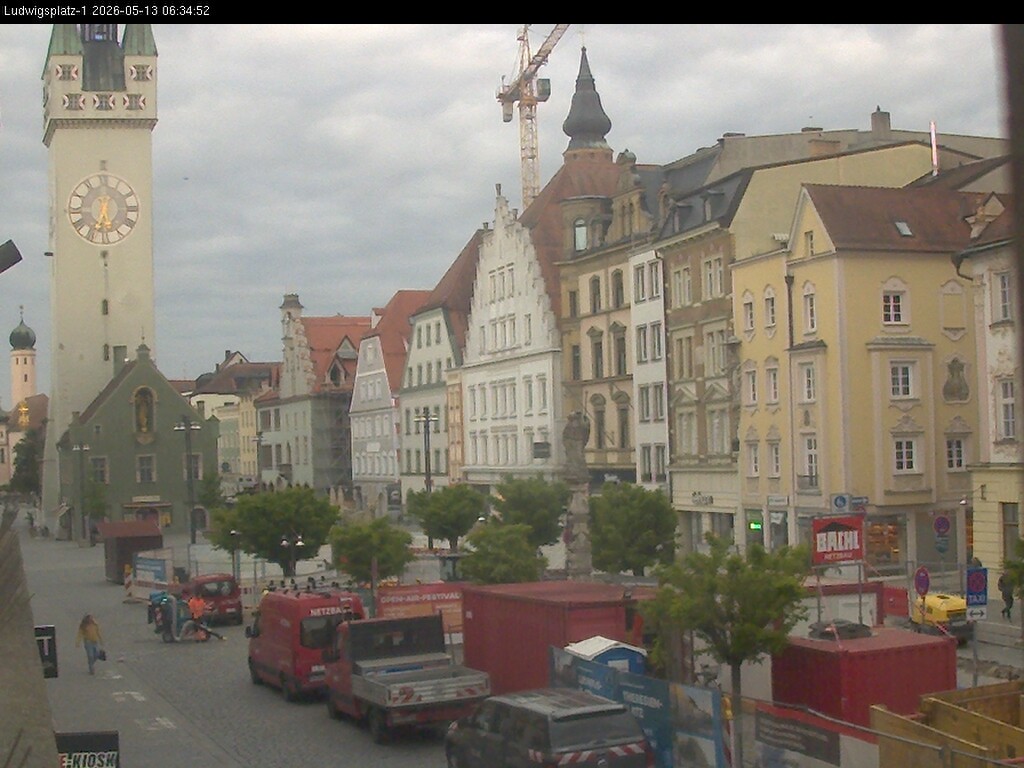 Archiv Foto Webcam Straubing: Blick auf den Stadtturm und Ludwigsplatz