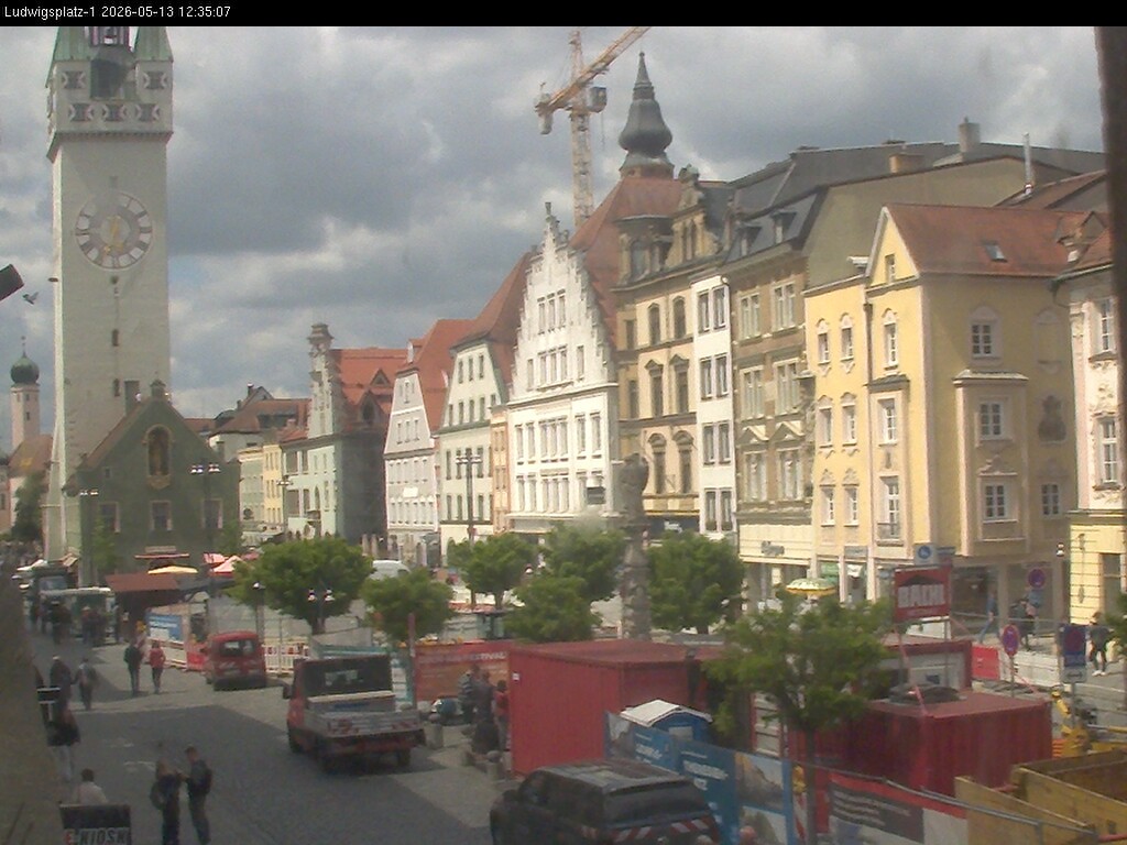 Archiv Foto Webcam Straubing: Blick auf den Stadtturm und Ludwigsplatz