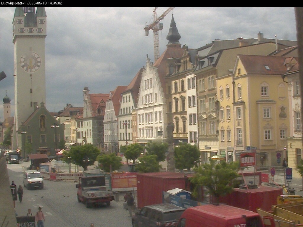 Archiv Foto Webcam Straubing: Blick auf den Stadtturm und Ludwigsplatz