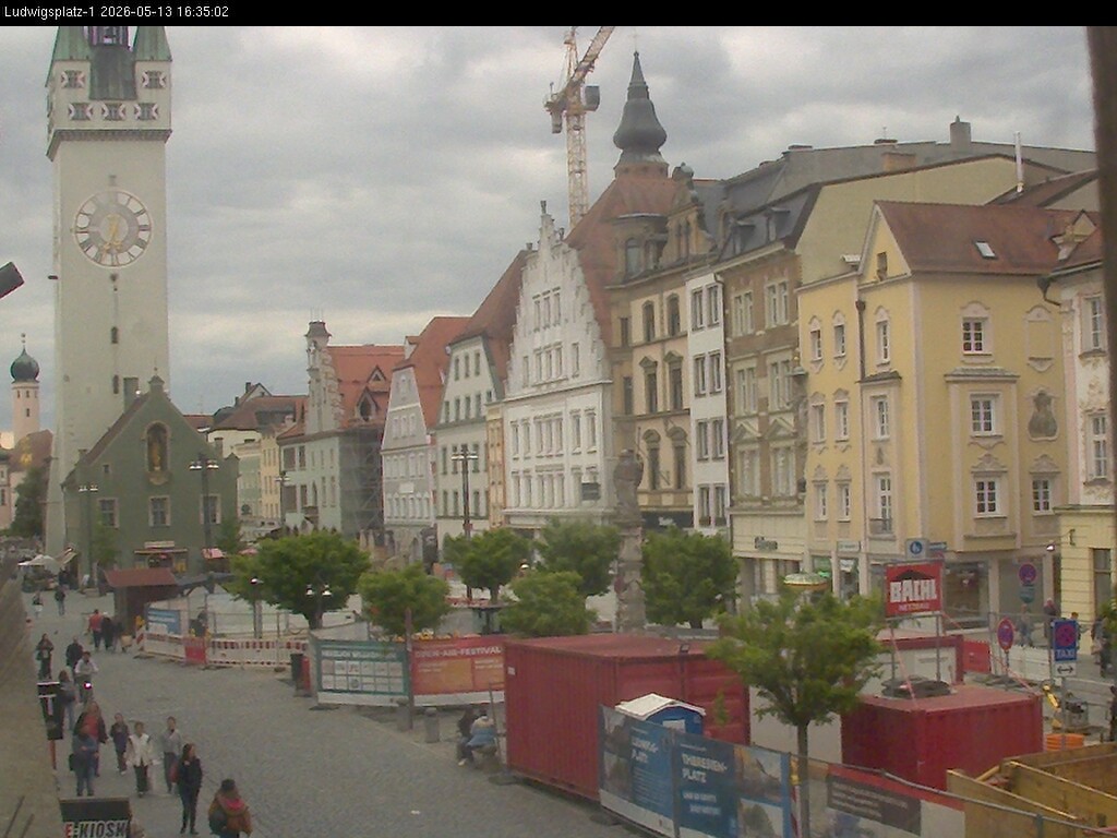 Archiv Foto Webcam Straubing: Blick auf den Stadtturm und Ludwigsplatz