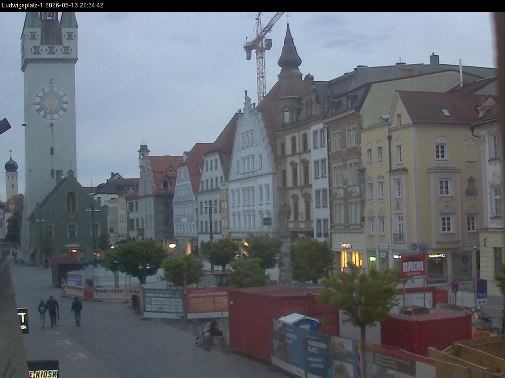 Archiv Foto Webcam Straubing: Blick auf den Stadtturm und Ludwigsplatz
