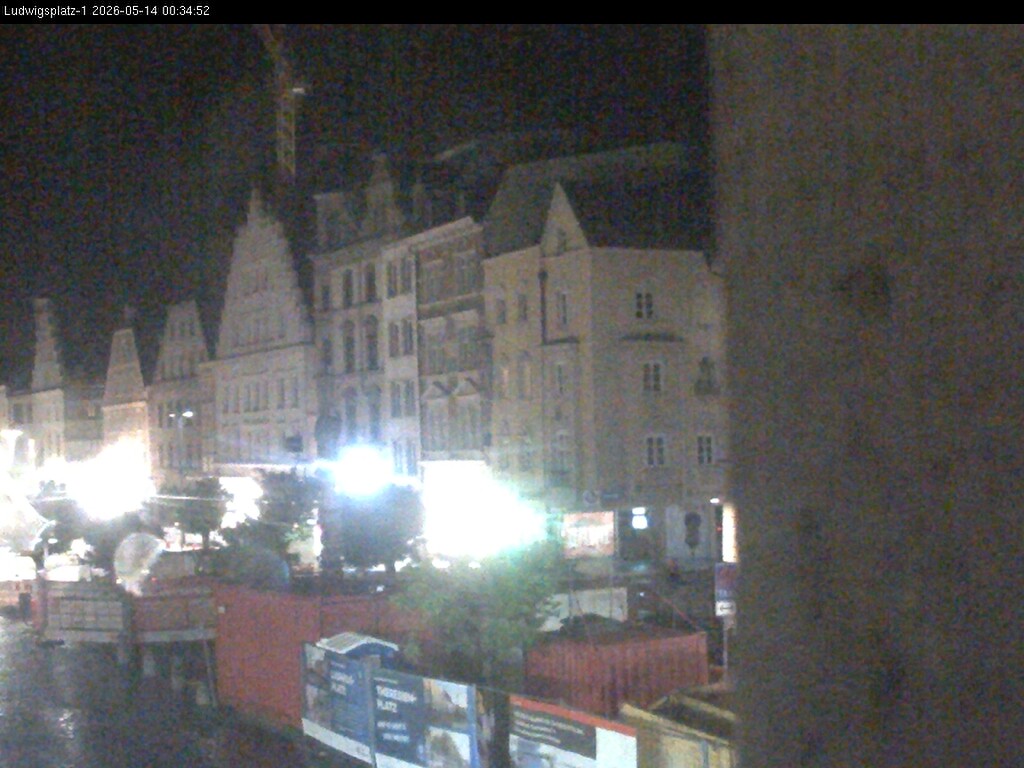 Archiv Foto Webcam Straubing: Blick auf den Stadtturm und Ludwigsplatz