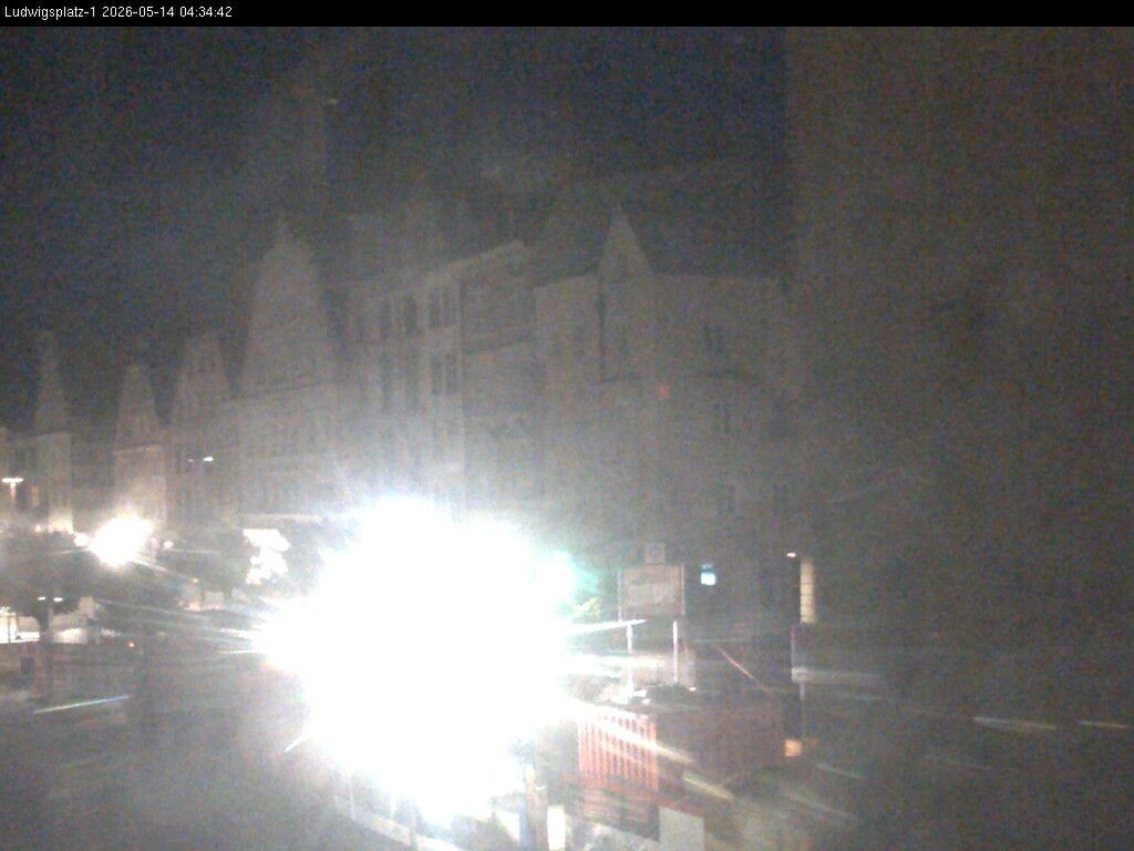 Archiv Foto Webcam Straubing: Blick auf den Stadtturm und Ludwigsplatz