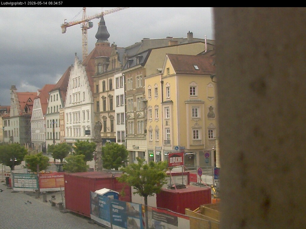 Archiv Foto Webcam Straubing: Blick auf den Stadtturm und Ludwigsplatz