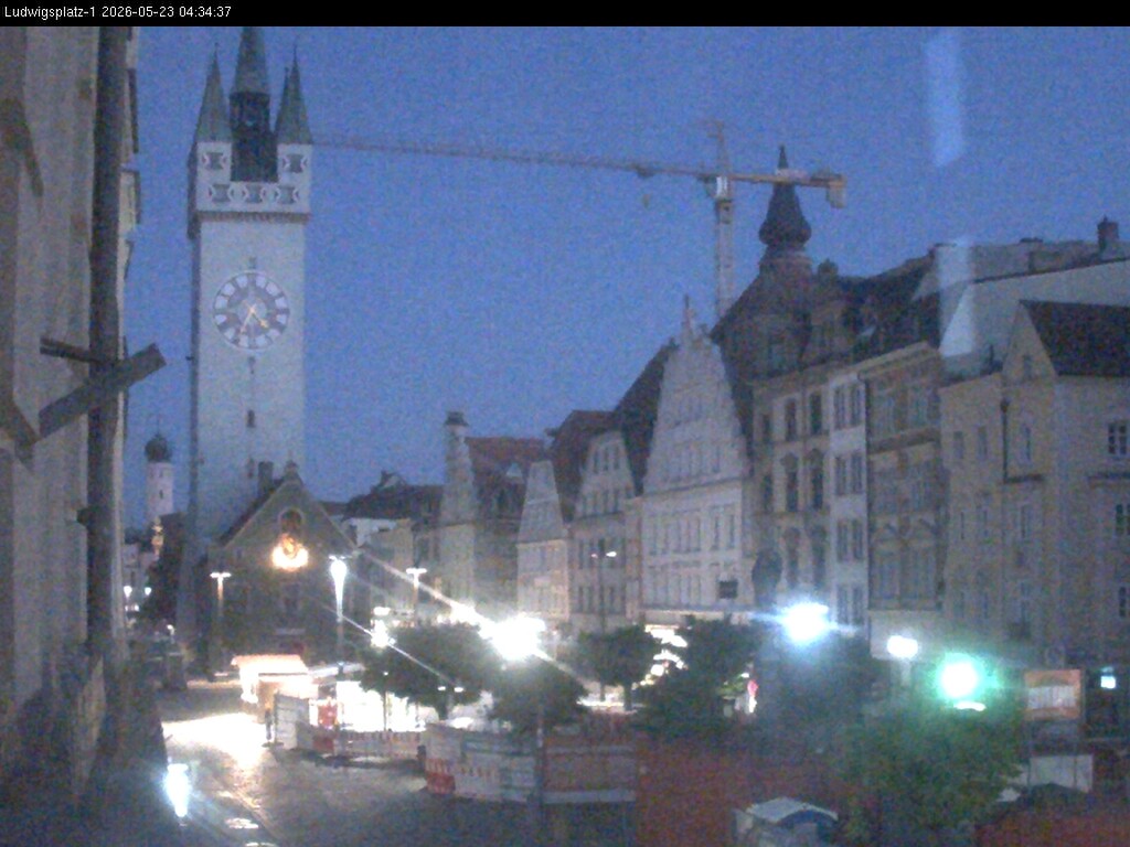 Archiv Foto Webcam Straubing: Blick auf den Stadtturm und Ludwigsplatz