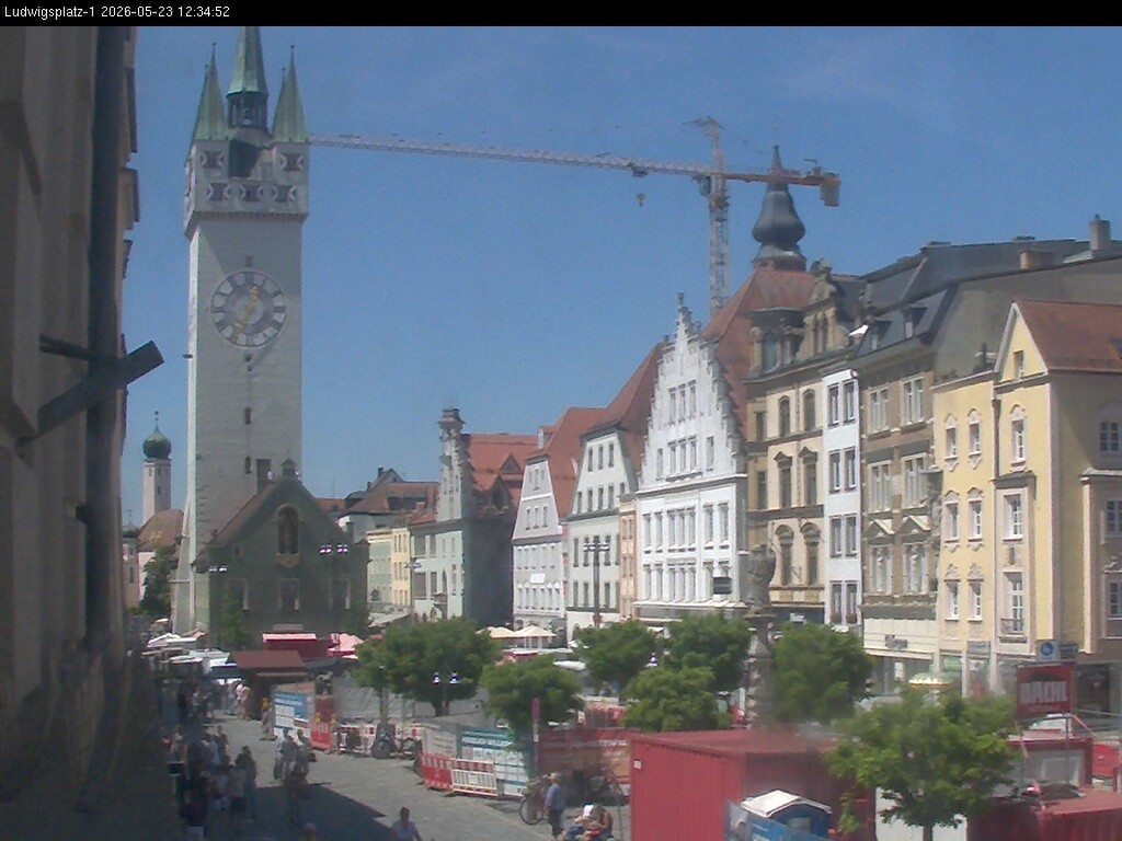 Archiv Foto Webcam Straubing: Blick auf den Stadtturm und Ludwigsplatz