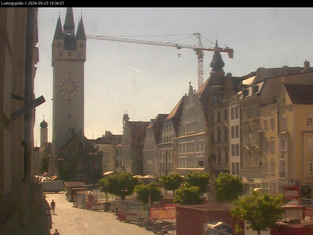 Archiv Foto Webcam Straubing: Blick auf den Stadtturm und Ludwigsplatz