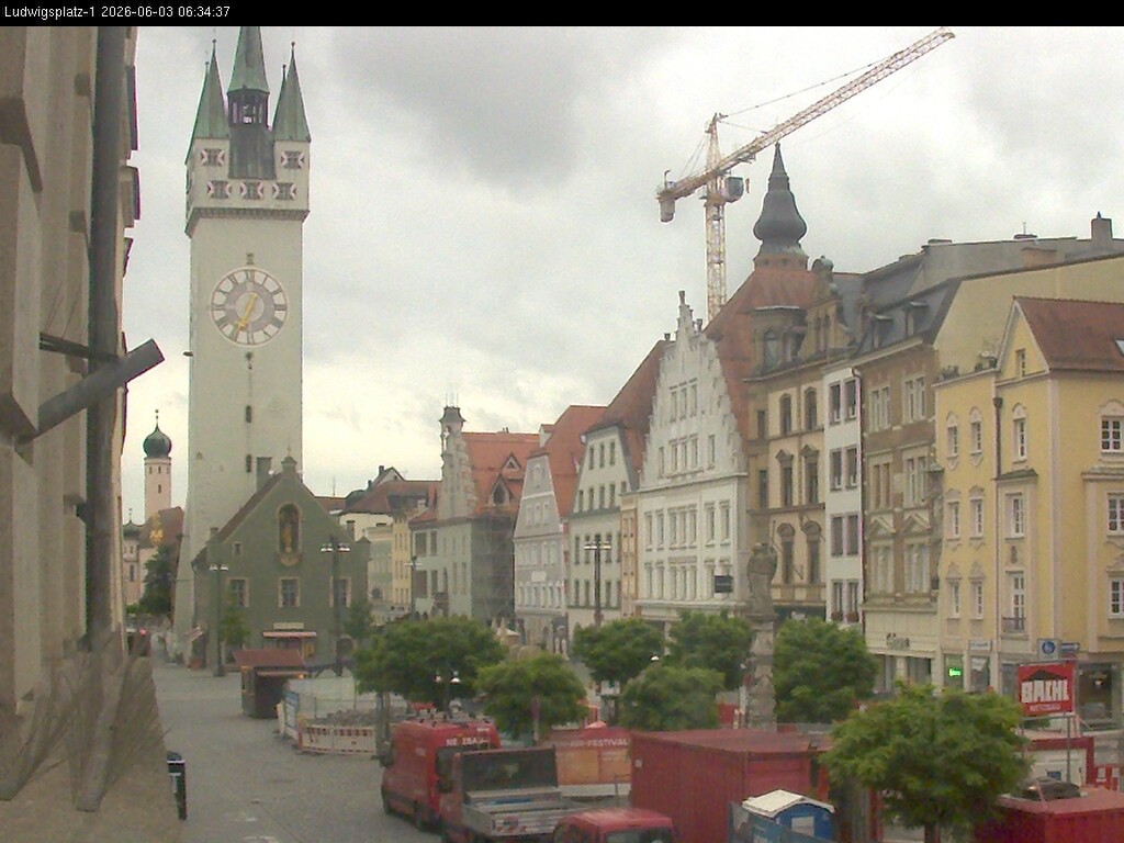 Archiv Foto Webcam Straubing: Blick auf den Stadtturm und Ludwigsplatz