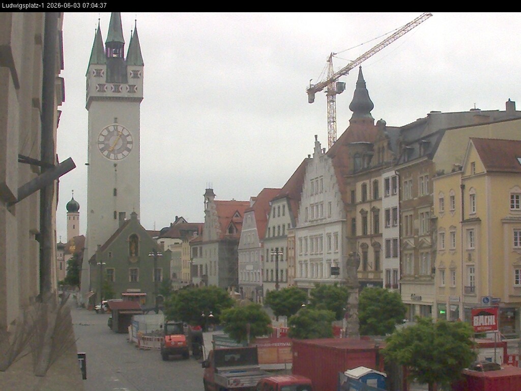 Archiv Foto Webcam Straubing: Blick auf den Stadtturm und Ludwigsplatz
