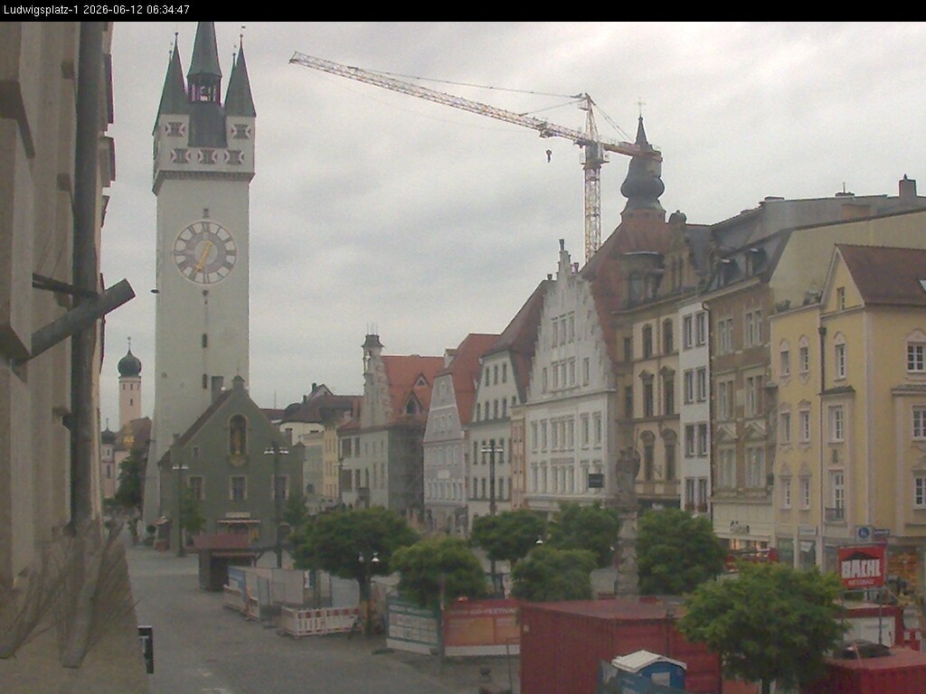 Archiv Foto Webcam Straubing: Blick auf den Stadtturm und Ludwigsplatz