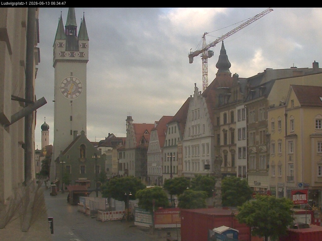 Archiv Foto Webcam Straubing: Blick auf den Stadtturm und Ludwigsplatz
