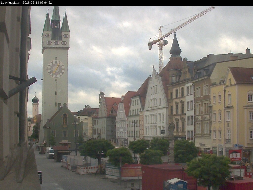 Archiv Foto Webcam Straubing: Blick auf den Stadtturm und Ludwigsplatz