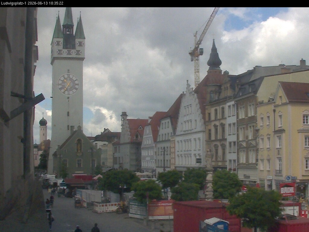 Archiv Foto Webcam Straubing: Blick auf den Stadtturm und Ludwigsplatz