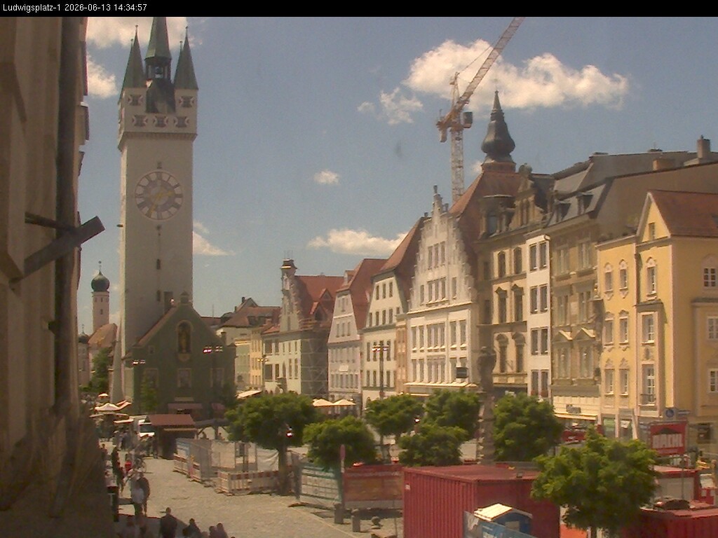 Archiv Foto Webcam Straubing: Blick auf den Stadtturm und Ludwigsplatz