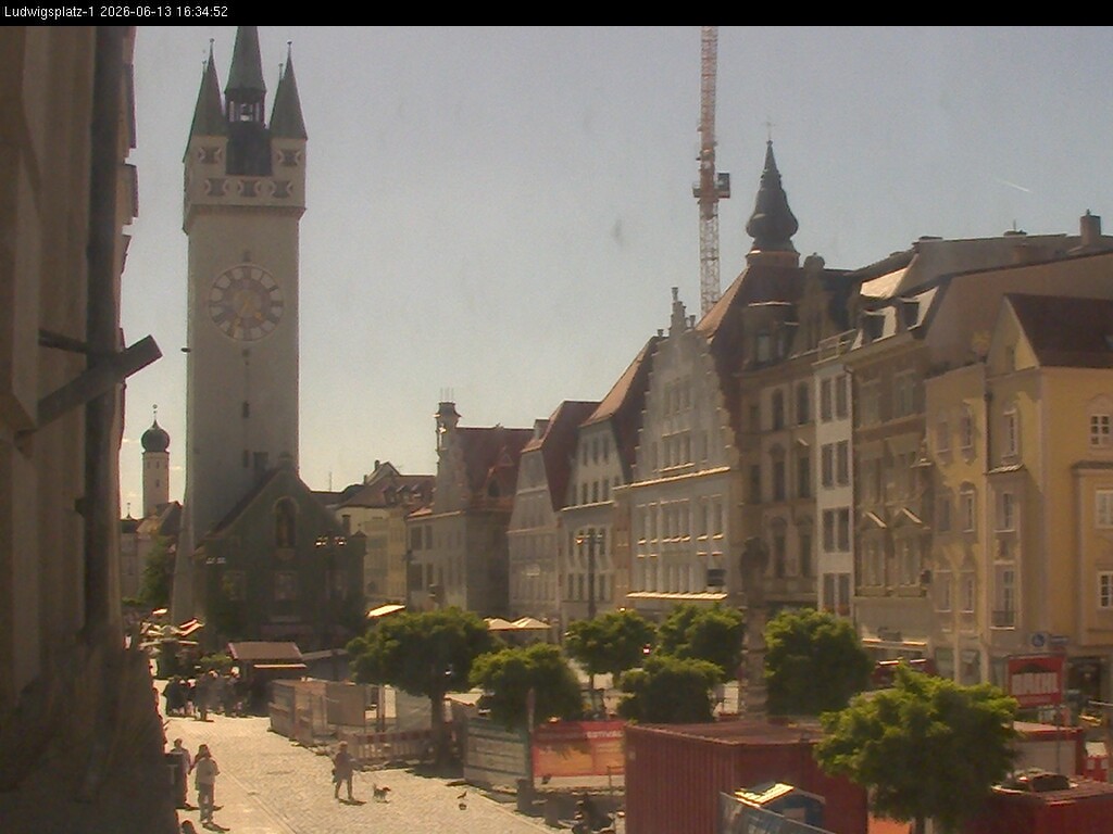 Archiv Foto Webcam Straubing: Blick auf den Stadtturm und Ludwigsplatz