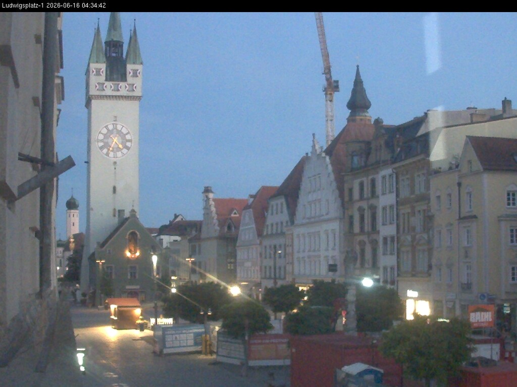 Archiv Foto Webcam Straubing: Blick auf den Stadtturm und Ludwigsplatz