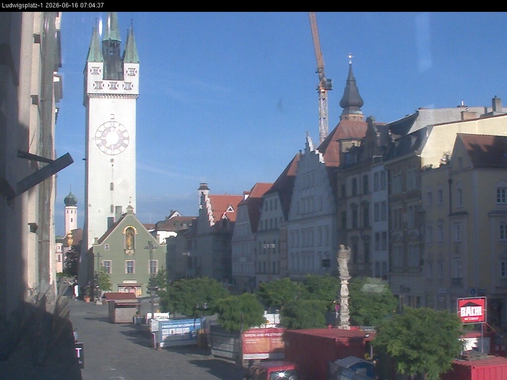 Archiv Foto Webcam Straubing: Blick auf den Stadtturm und Ludwigsplatz