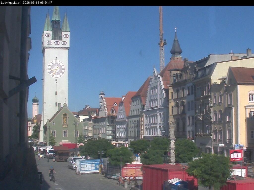 Archiv Foto Webcam Straubing: Blick auf den Stadtturm und Ludwigsplatz
