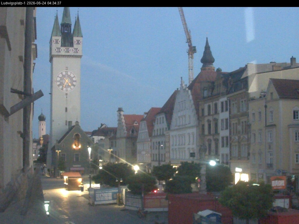 Archiv Foto Webcam Straubing: Blick auf den Stadtturm und Ludwigsplatz