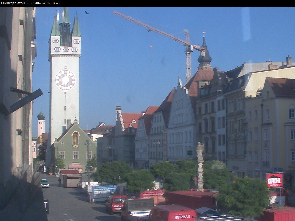 Archiv Foto Webcam Straubing: Blick auf den Stadtturm und Ludwigsplatz