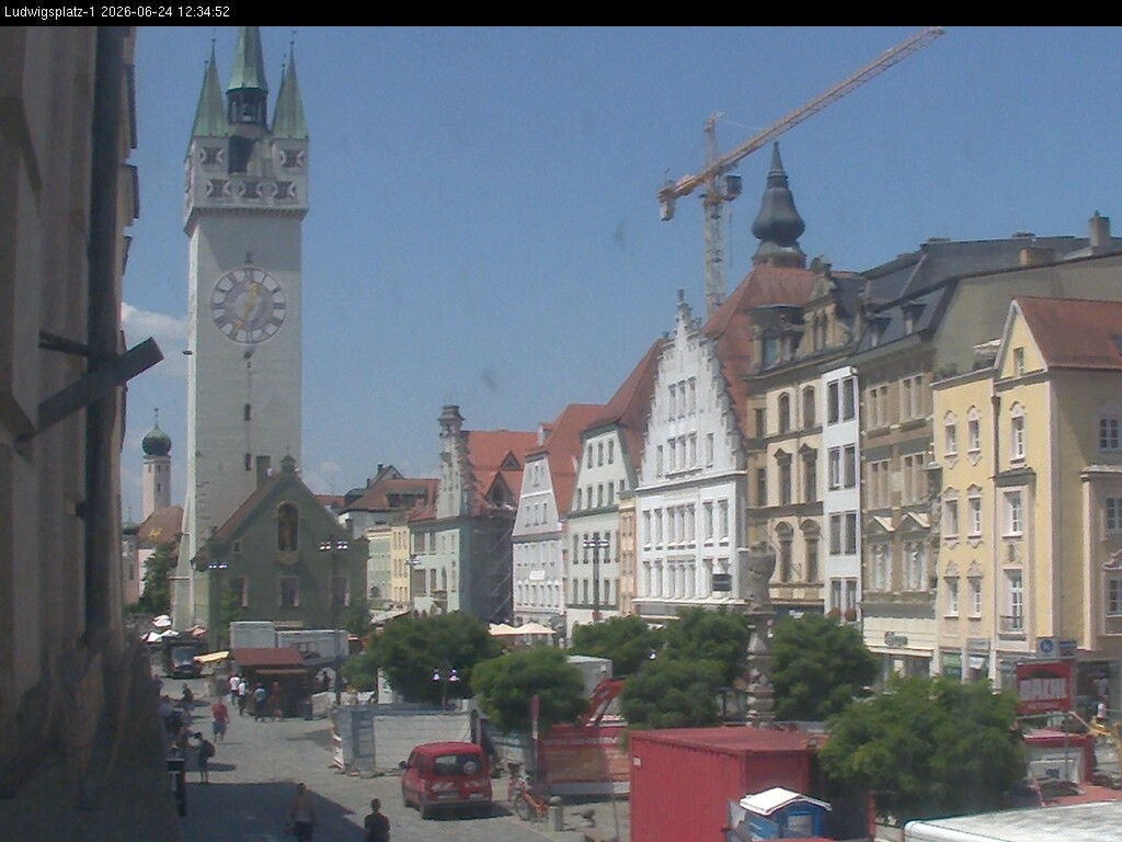 Archiv Foto Webcam Straubing: Blick auf den Stadtturm und Ludwigsplatz