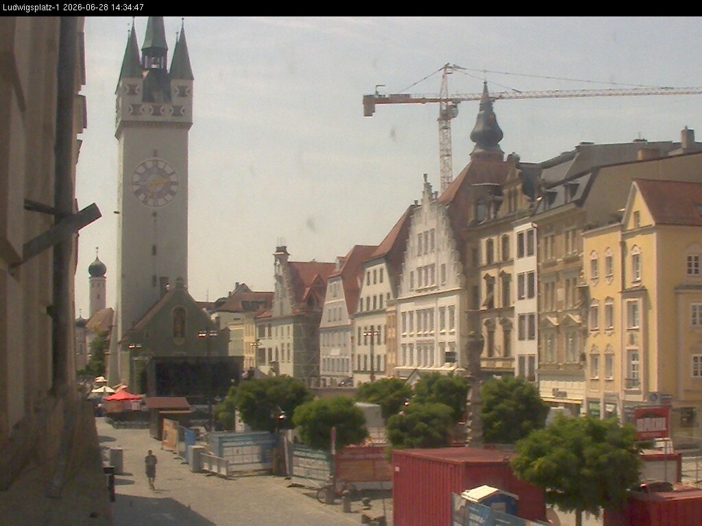 Archiv Foto Webcam Straubing: Blick auf den Stadtturm und Ludwigsplatz