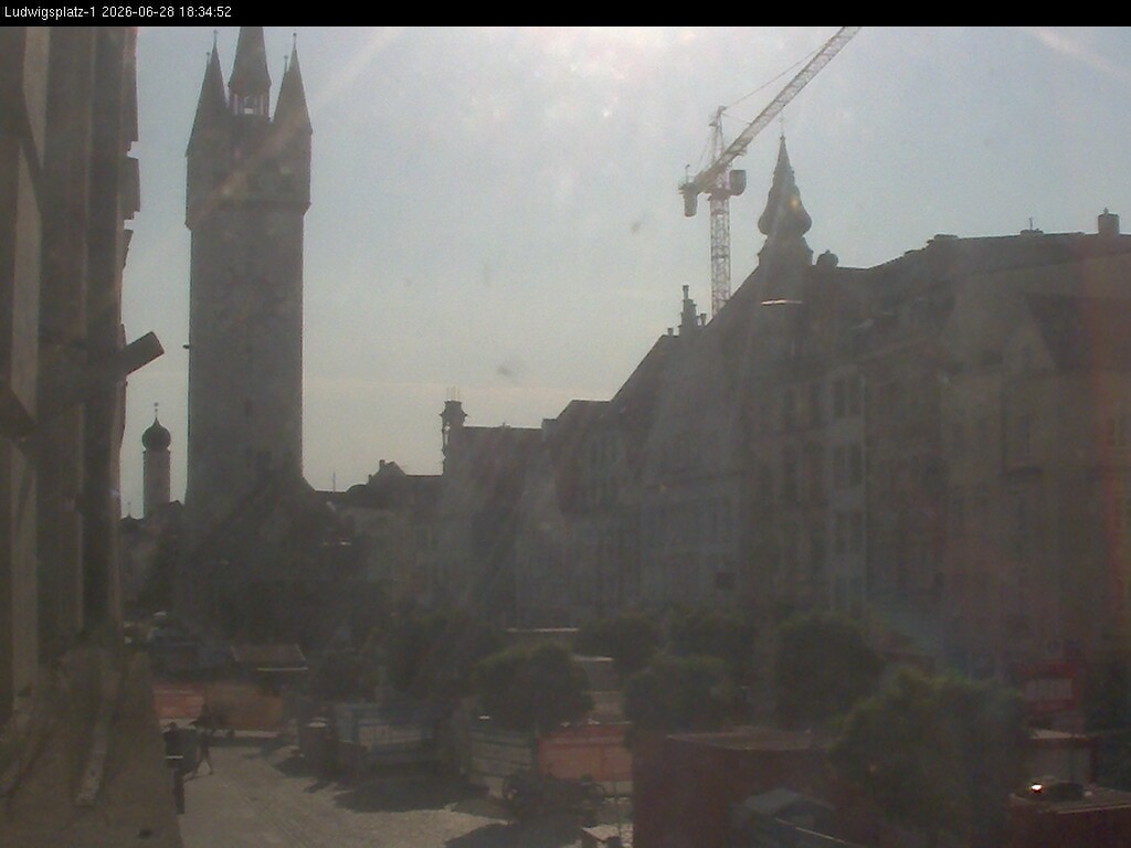 Archiv Foto Webcam Straubing: Blick auf den Stadtturm und Ludwigsplatz