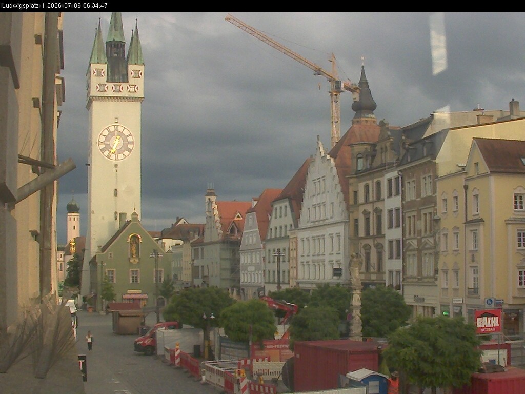 Archiv Foto Webcam Straubing: Blick auf den Stadtturm und Ludwigsplatz